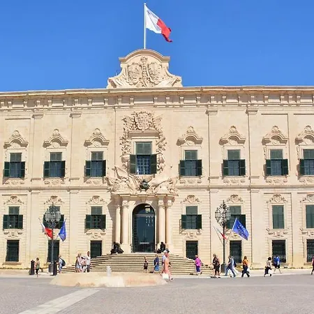 Immerse In Luxury Valletta's Historic Heart アパート *
