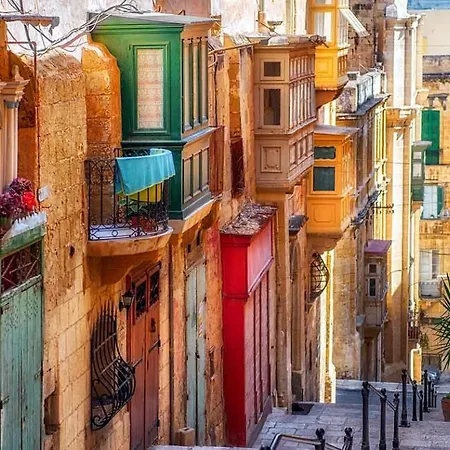 Immerse In Luxury Valletta's Historic Heart Βαλέτα