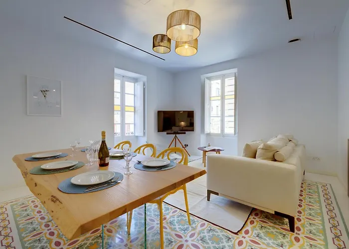 Immerse In Luxury Valletta's Historic Heart 아파트